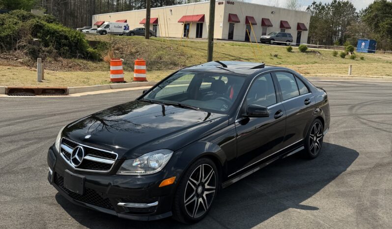 
								2013 Mercedes C300 4 MATIC full									