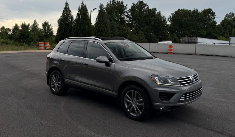 
								2016 Volkswagen Touareg TDI Executive Sport Utility 4D full									