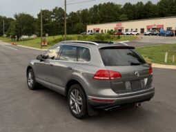 
										2016 Volkswagen Touareg TDI Executive Sport Utility 4D full									