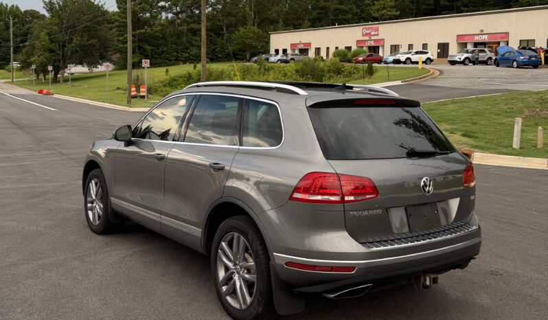 
								2016 Volkswagen Touareg TDI Executive Sport Utility 4D full									