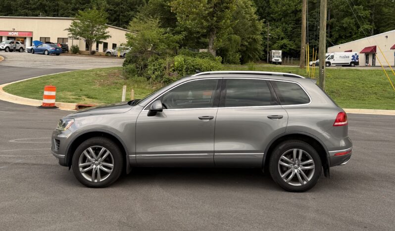 
								2016 Volkswagen Touareg TDI Executive Sport Utility 4D full									